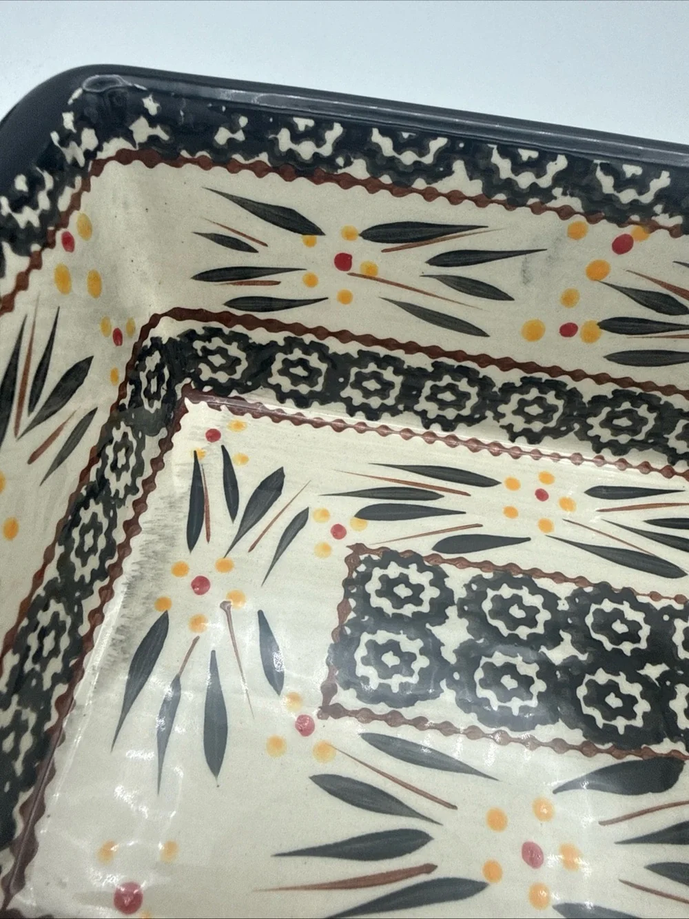 Decorative Black Ceramic Wax Warmer with Floral Accent